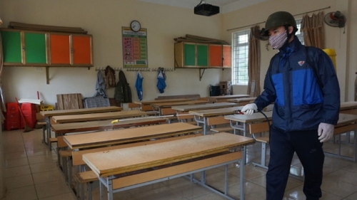 Tĩnh Gia (Thanh Hóa): cách ly 8 người trong một gia đình vì đã có người tiếp xúc với người dương tính Covid-19.