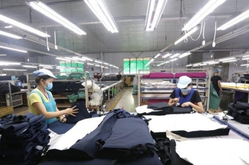 Doanh nghiệp tìm hướng đi mới để “thoát hiểm”