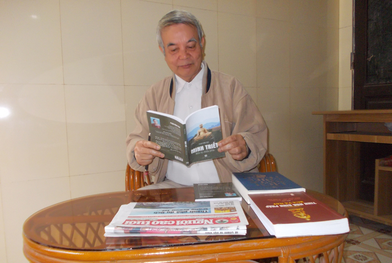 &Ocirc;ng Phạm Minh Đạo v&agrave; t&aacute;c phẩm "Minh Triết nh&igrave;n từ nhiều ph&iacute;a