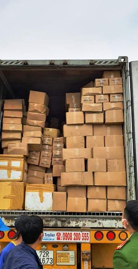 Công an TP Vinh, Nghệ An: Bắt giữ xe container chở thực phẩm không rõ nguồn gốc