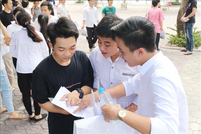 Lần thứ 2 Bộ GD&amp;ĐT l&ugrave;i thời điểm thi THPT quốc gia do dịch bệnh COVID-19 c&oacute; những diễn biến phức tạp.