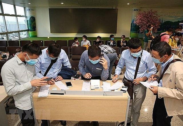 Người d&acirc;n khai b&aacute;o y tế tại một cơ sở du lịch. (Nguồn: TTXVN)