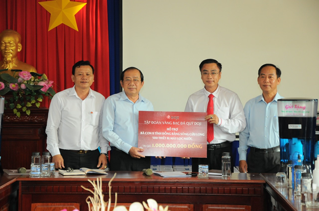 Tập đoàn DOJI ủng hộ 5 tỷ đồng chung tay chống dịch COVID -19