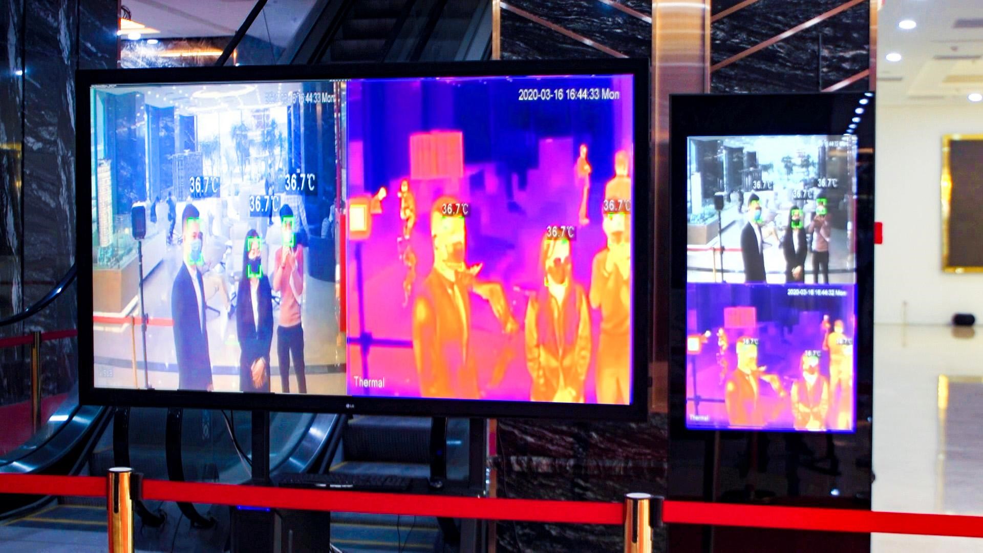 Hệ thống đo th&acirc;n nhiệt đo được nhiệt độ của nhiều c&aacute; nh&acirc;n c&ugrave;ng một l&uacute;c gi&uacute;p tối ưu thời gian