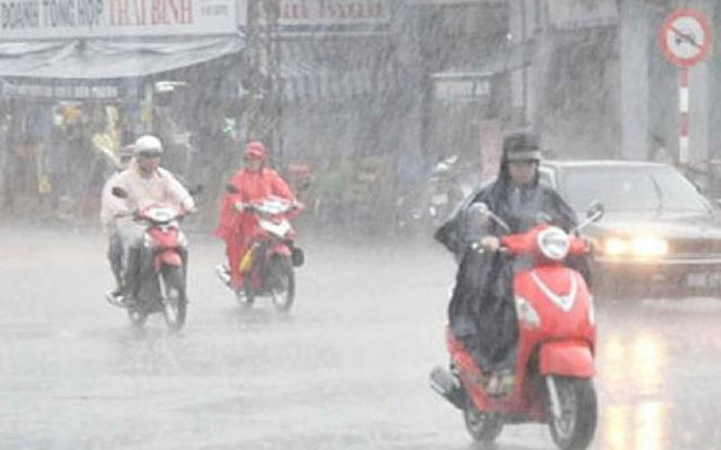 Dự b&aacute;o thời tiết ng&agrave;y 18/3: Bắc Bộ mưa d&ocirc;ng, cảnh b&aacute;o mưa đ&aacute;, lốc s&eacute;t