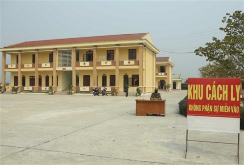 Cưỡng chế cách ly tập trung cặp vợ chồng ở Bạc Liêu