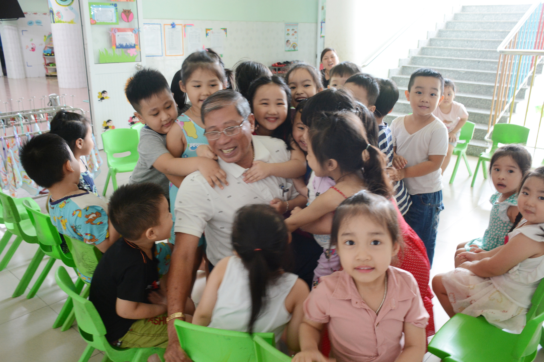  Ông Phạm Bảy thực hiện tốt chủ trương xã hội hóa giáo dục