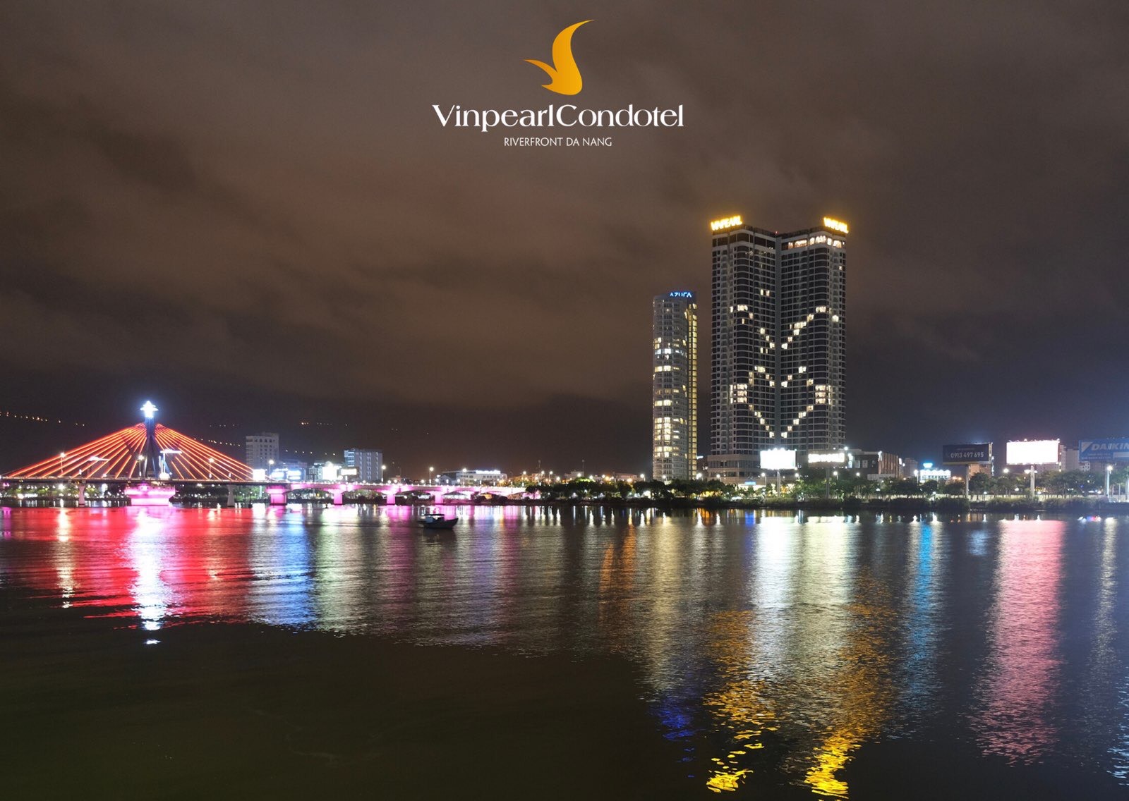 Vinpearl thắp sáng biểu tượng trái tim tri ân y bác sĩ và lan tỏa yêu thương