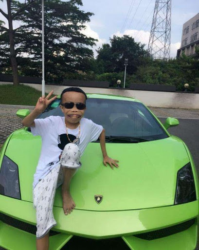 Nhiều người đồn đo&aacute;n Chen Shan c&oacute; bố l&agrave; một đại gia.