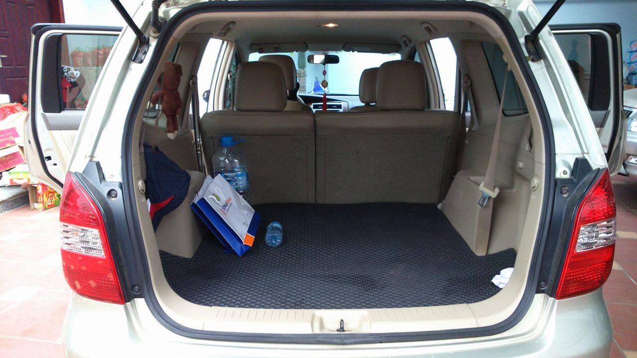 Xe tuy nhỏ nhưng khi g&acirc;̣p hàng gh&ecirc;́ thứ 3 lại cho kh&ocirc;ng gian chứa đ&ocirc;̀ khá thoải mái. (Ảnh: Q.H)