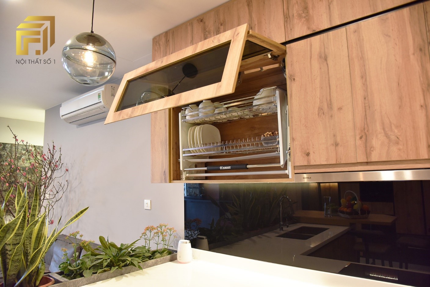 Hệ tủ bếp đa năng hỗ trợ tối đa người nội trợ trổ t&agrave;i trong căn bếp