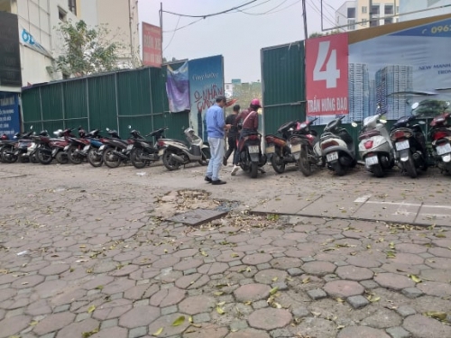 Hà Nội: “Đất vàng” số 4 Trần Hưng Đạo bao giờ hết bỏ không?