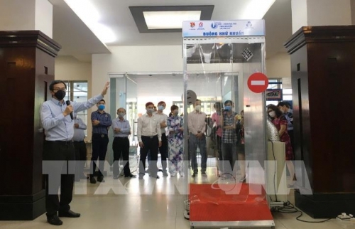 Khuyến cáo của Bộ Y tế về buồng khử khuẩn toàn thân di động chống COVID - 19