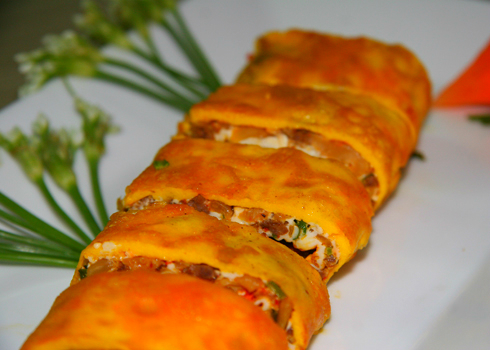 H&ocirc;m nay ăn g&igrave;: Đổi vị với m&oacute;n trứng cuộn kim chi cho ng&agrave;y thứ S&aacute;u bận rộn