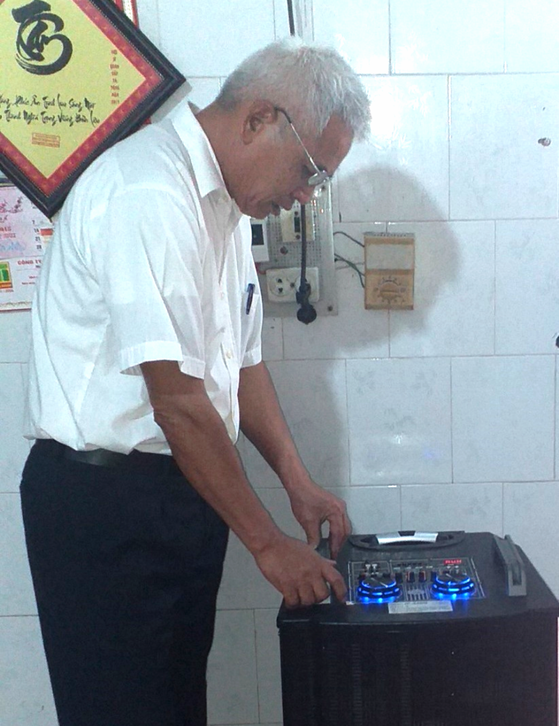 Tuy&ecirc;n truyền về dịch bệnh Covid-19 qua hệ thống loa truyền thanh ở huyện Lương T&agrave;i, tỉnh Bắc Ninh