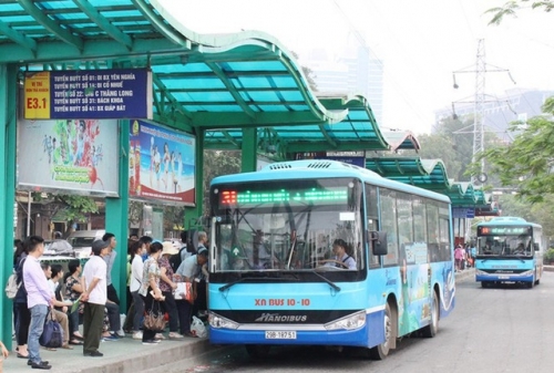 Xe buýt dừng hoạt động. Taxi, xe hợp đồng thì thế nào?