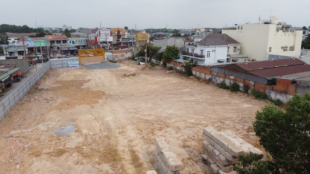 Dự &aacute;n vẫn đang l&agrave; một b&atilde;i đất trống chưa c&oacute; &ldquo;m&oacute;ng&rdquo;