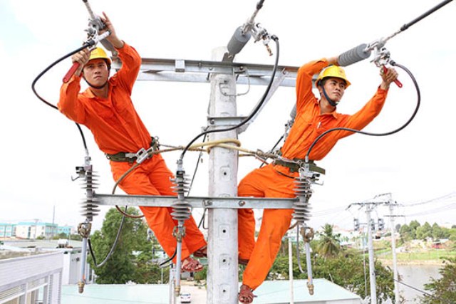 EVN đề xuất Chính phủ giãn thời gian thu tiền điện 1 tháng