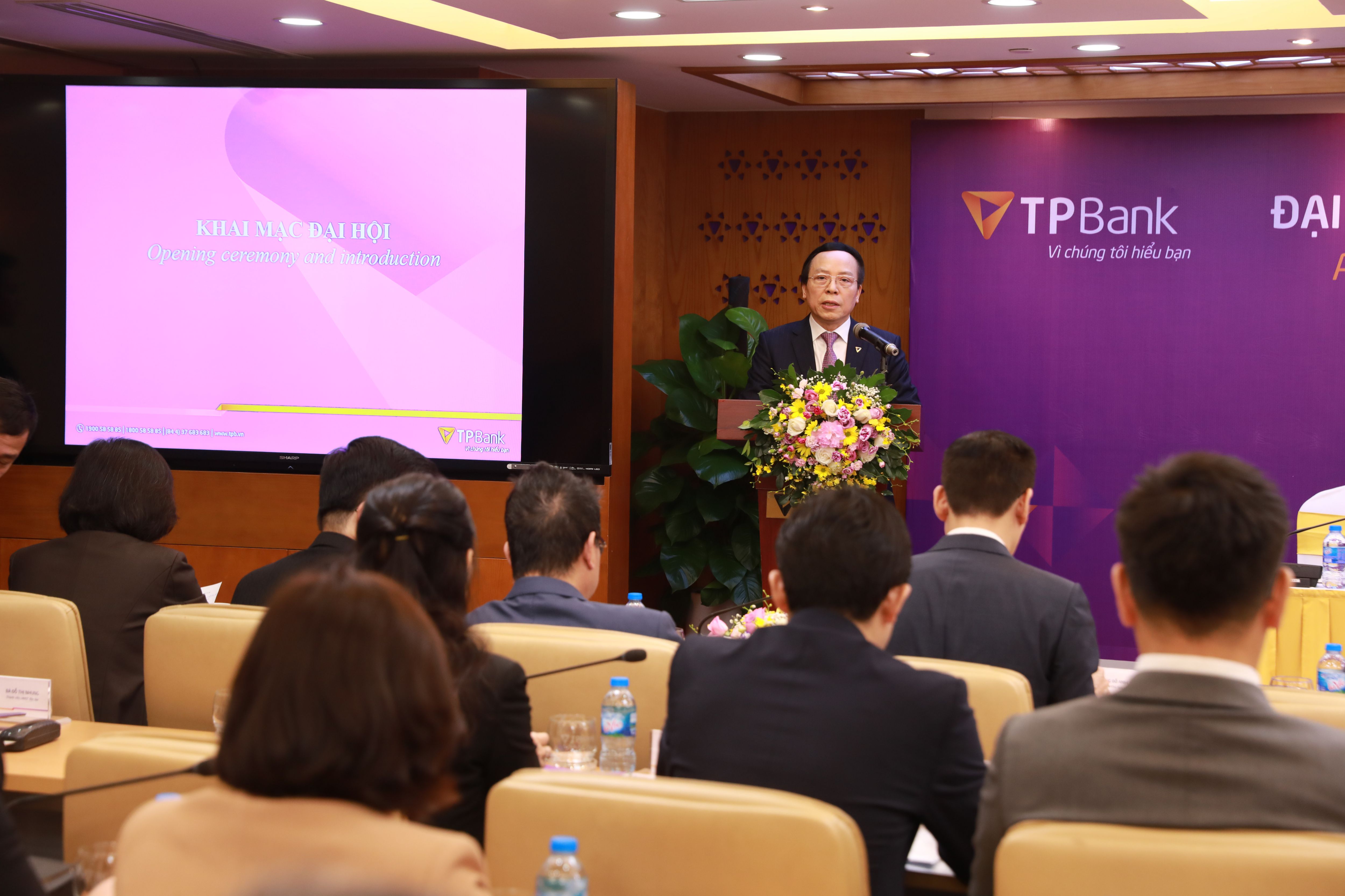 Chủ tịch HĐQT Đỗ Minh Ph&uacute; b&aacute;o c&aacute;o t&igrave;nh h&igrave;nh quản trị năm 2018 v&agrave; chia sẻ định hướng năm 2019