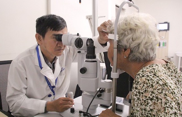 TP Hồ Chí Minh: Khám, cấp phát thuốc tại nhà cho NCT