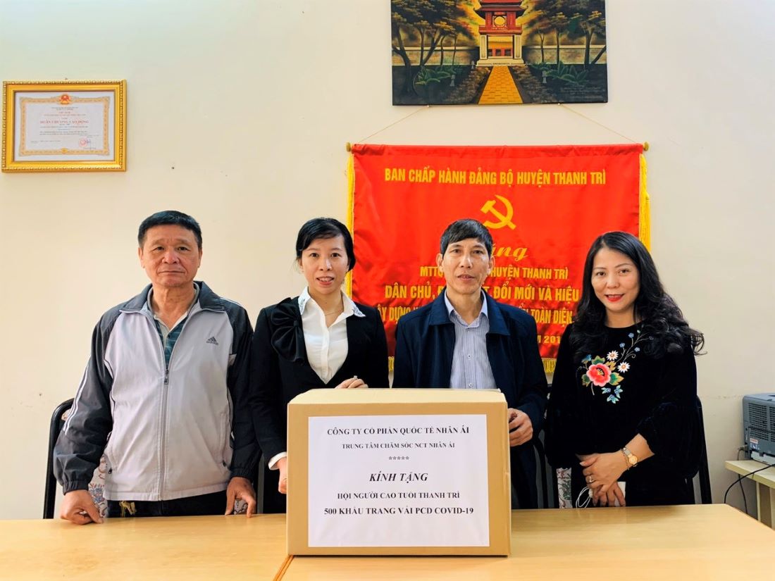 Tặng 500 khẩu trang Hội NCT huyện Thanh Tr&igrave;