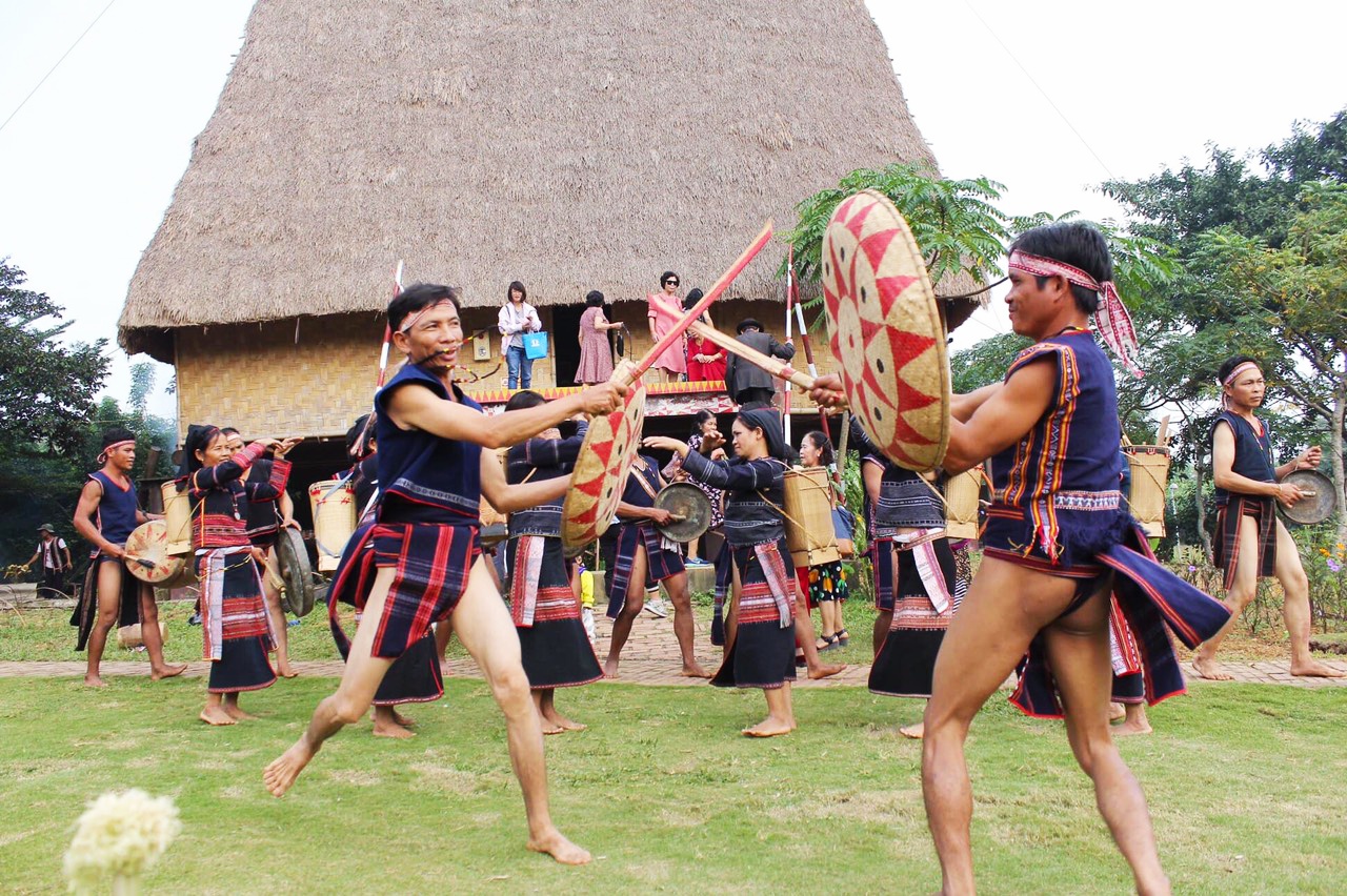 Phục dựng c&aacute;c lễ hội d&acirc;n tộc Bahnar