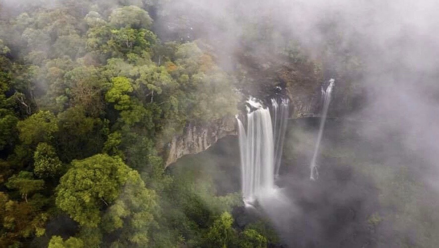 Th&aacute;c nước đẹp h&uacute;t hồn du kh&aacute;ch