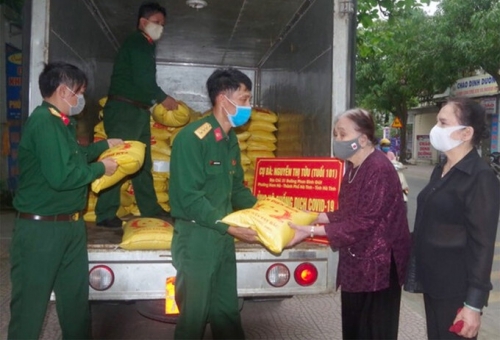 Người cao tuổi  cả nước chung tay chống dịch Covid-19