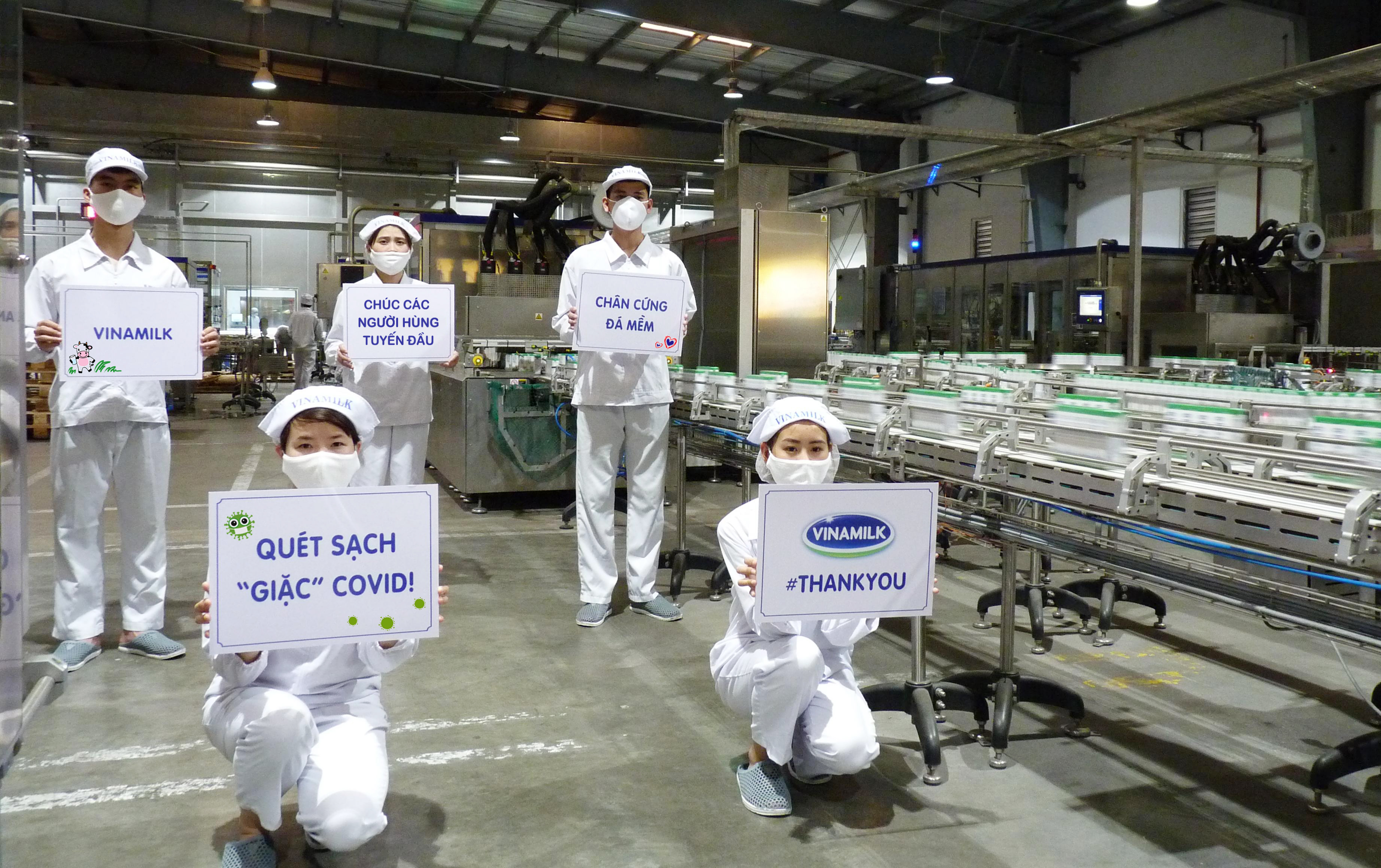 13 nh&agrave; m&aacute;y của Vinamilk cả nước vẫn đảm bảo việc sản xuất c&aacute;c sản phẩm dinh dưỡng thiết yếu trong điều kiện c&aacute;ch ly x&atilde; hội nhờ sự nỗ lực của tập thể CB-CNV
