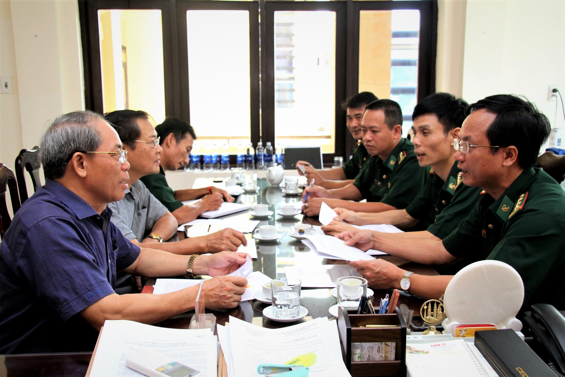 L&atilde;nh đạo Hội NCT tỉnh Quảng B&igrave;nh v&agrave; Bộ đội Bi&ecirc;n ph&ograve;ng tỉnh triển khai chương tr&igrave;nh phối hợp