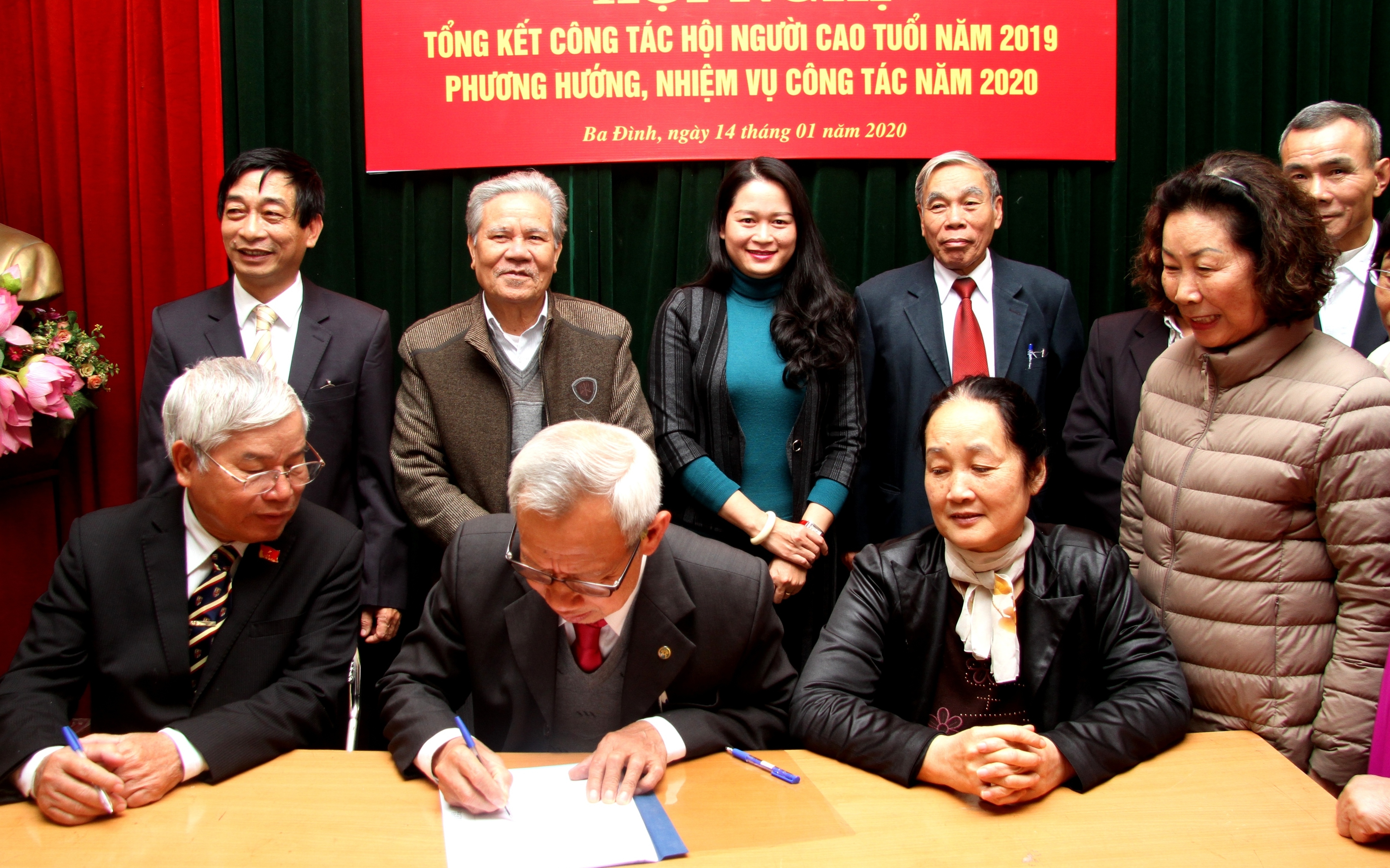 NCT c&aacute;c phường k&iacute; kết giao ước thi đua năm 2020