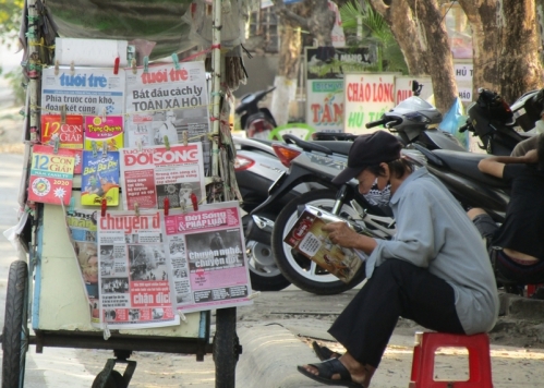 Bán báo thời... Covid