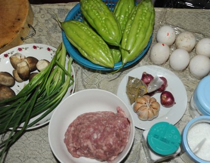 Nguy&ecirc;n liệu cho m&oacute;n mướp đắng nhồi thịt