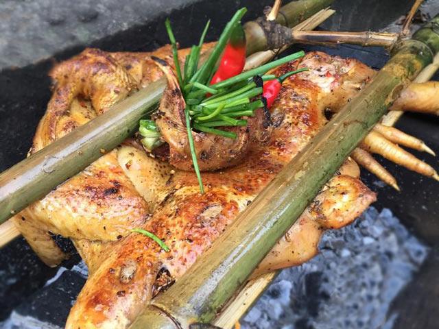 B&iacute; quyết nấu ăn ngon: G&agrave; nướng muối ớt bằng than hoa