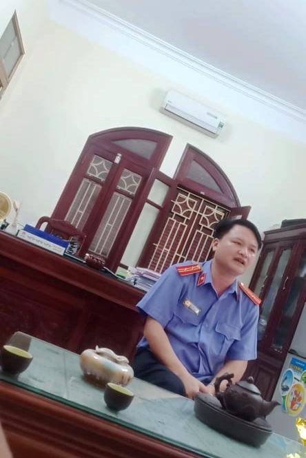 &Ocirc;ng L&ecirc; Văn Thứ l&agrave;m việc với PV