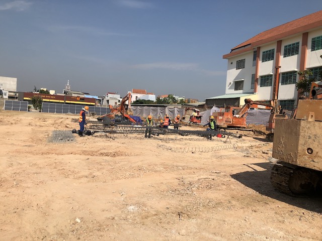 2. Theo người d&acirc;n th&igrave; hiện tại dự &aacute;n đ&atilde; được một số m&aacute;y m&oacute;c hoạt động, thi c&ocirc;ng