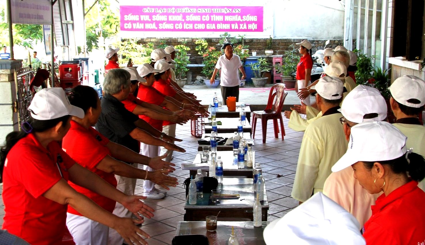 Buổi sinh hoạt của CLB LTHTGN tỉnh Thừa Thi&ecirc;n - Huế