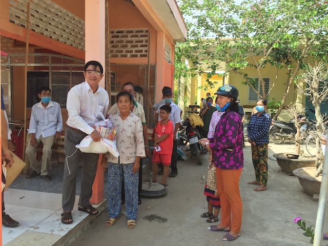 Mạnh Thường Qu&acirc;n trao qu&agrave; tại x&atilde; An Ph&uacute; Trung v&agrave; x&atilde; Mỹ Ch&aacute;nh