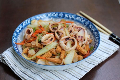 B&iacute; quyết nấu ăn ngon: C&aacute;ch l&agrave;m ng&ocirc; bao tử x&agrave;o mực ngon ngọt miễn ch&ecirc;