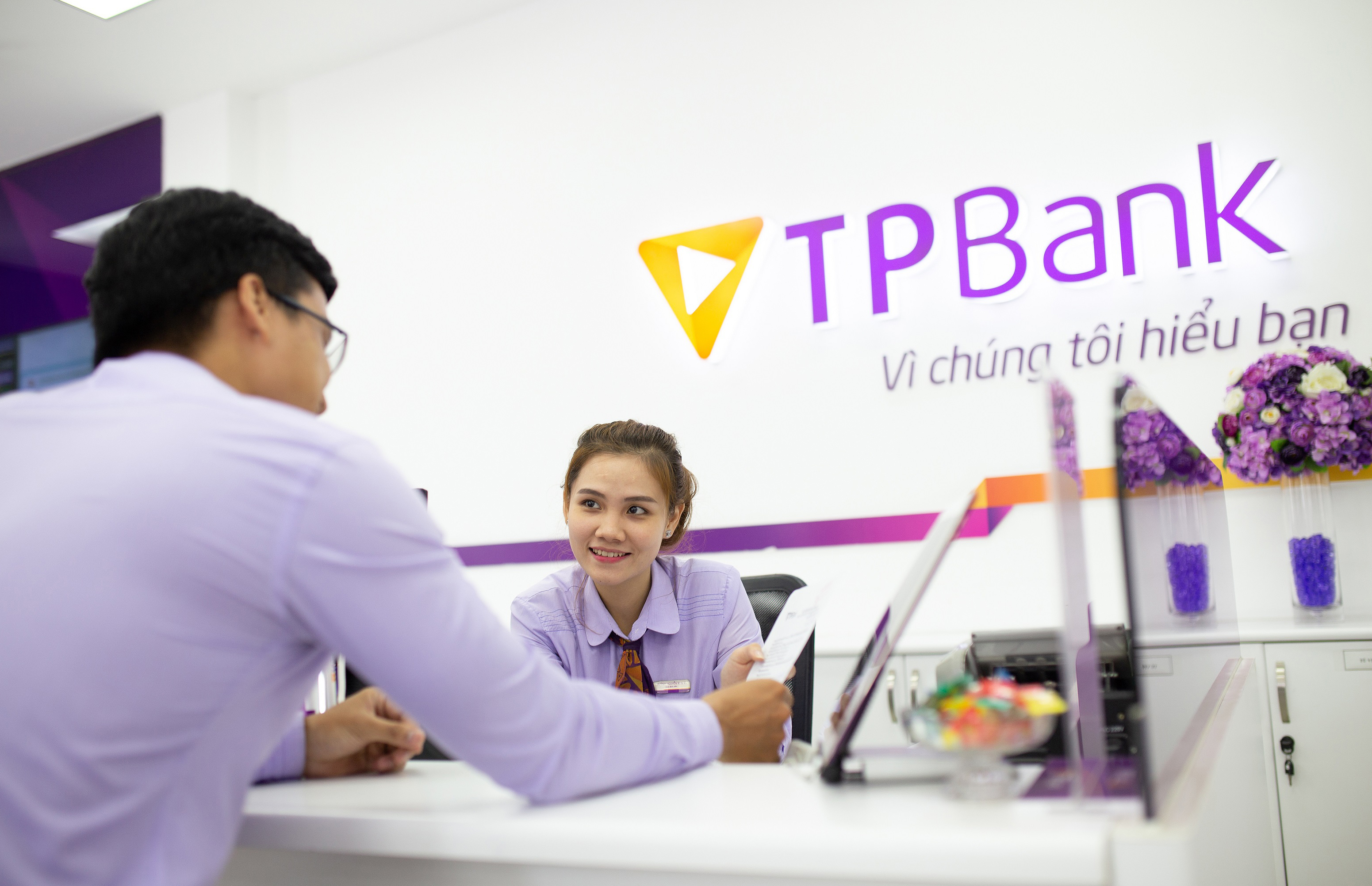 TPBank vẫn &ldquo;c&oacute; tiếng&rdquo; trong giới ng&acirc;n h&agrave;ng về giao dịch vi&ecirc;n xinh đẹp v&agrave; phục vụ nhanh ch&oacute;ng, tận t&acirc;m