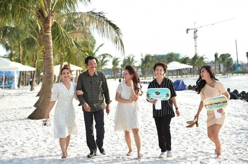 Thư “Về nhà đi con” lấy chồng đại gia, cả nhà đi nghỉ dưỡng sang chảnh?