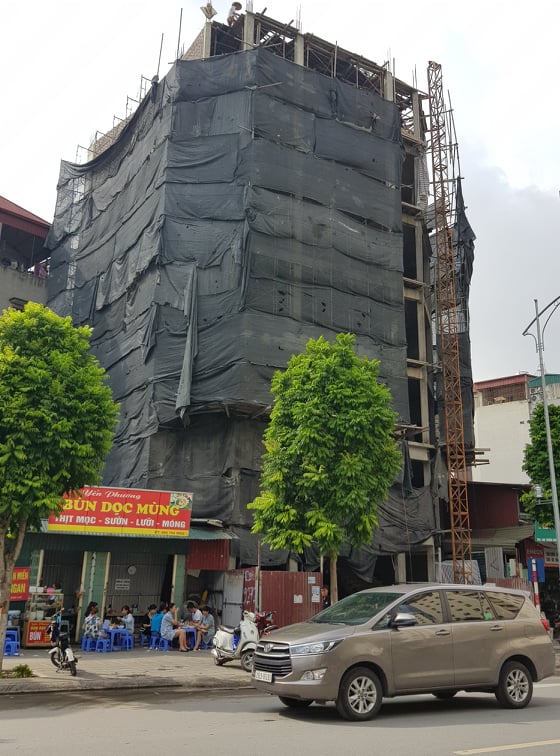 C&ocirc;ng tr&igrave;nh cạnh số 68 Trần Đăng Ninh k&eacute;o d&agrave;i