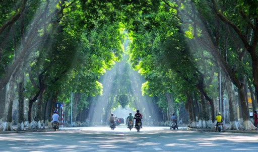 Dự b&aacute;o thời tiết ng&agrave;y mai 4/5: Ba miền ng&agrave;y nắng n&oacute;ng, chiều tối c&oacute; mưa d&ocirc;ng