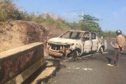 Một người tử vong trong xe ô tô cháy trơ khung