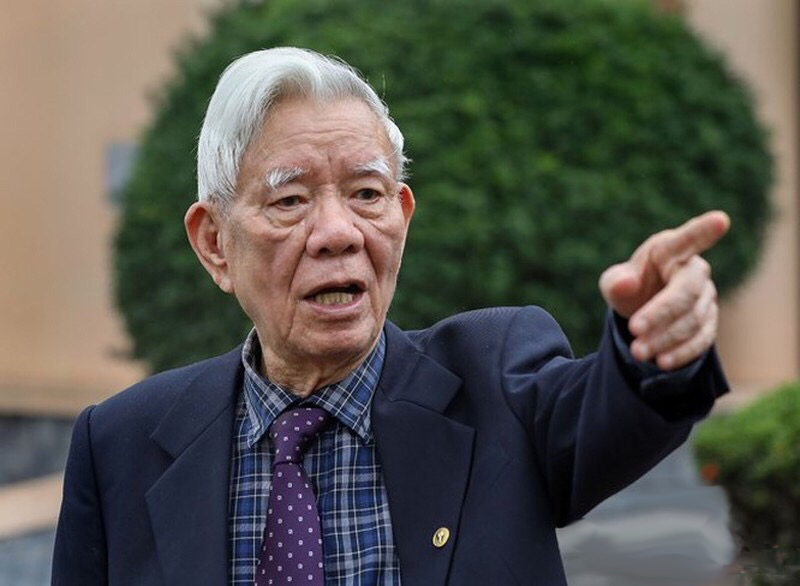&Ocirc;ng Nguyễn Đ&igrave;nh Hương