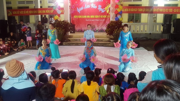 Chi hội NCT của huyện Kbang biểu diễn văn nghệ mừng Đảng, mừng Xu&acirc;n