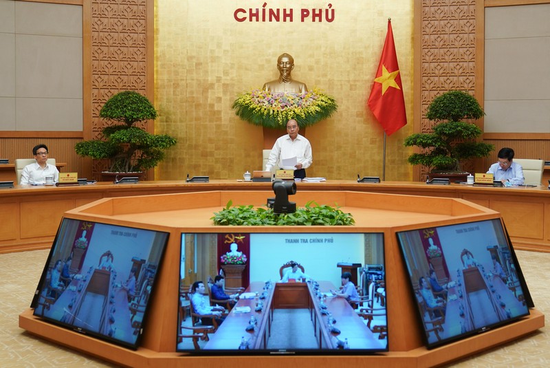 Thủ tướng chủ tr&igrave; phi&ecirc;n họp Ch&iacute;nh phủ th&aacute;ng 4/2020. Ảnh: B&aacute;o Ch&iacute;nh phủ