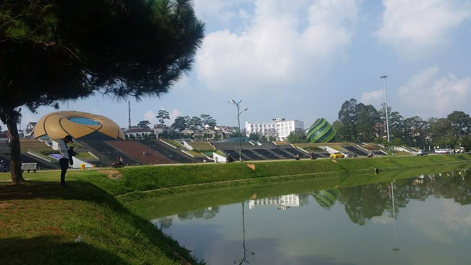 Đ&acirc;y Quảng trường L&acirc;m Vi&ecirc;n biểu tượng của xứ sở sương m&ugrave;...