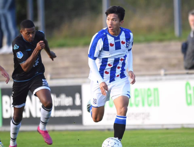 Đo&agrave;n Văn Hậu c&oacute; thể ở lại SC Heerenveen th&ecirc;m 1 m&ugrave;a giải nữa