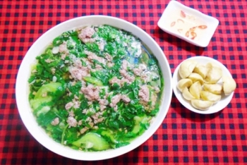 Bí quyết nấu ăn ngon: Cách nấu canh cua rau đay thanh mát cho ngày nóng
